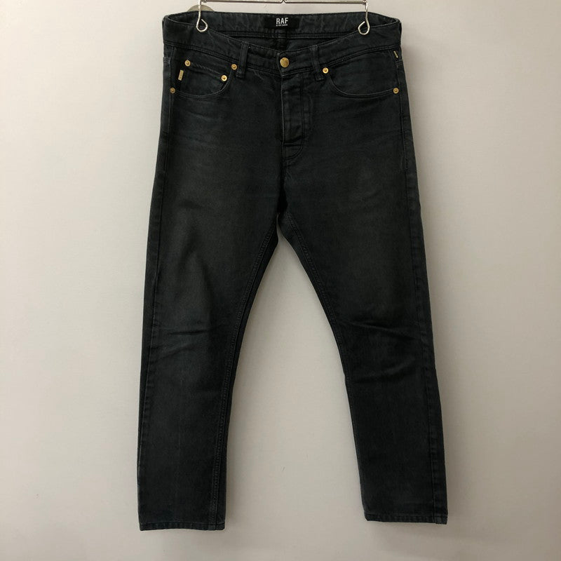 【中古品】【メンズ】 RAF BY RAF SIMONS ラフバイラフシモンズ BUTTON FLY DENIM PANTS J060 D117 WR01 ボタンフライ デニムパンツ ボトムス ジーンズ 152-250831-KS-22-tei サイズ：30 カラー：ブラック 万代Net店