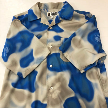 【中古品】【メンズ】 A BATHING APE アベイシングエイプ LIQUID CAMO VACATION SHIRT 001SRK301004M リキッド カモ バケーション シャツ 半袖 トップス 142-250820-KS-05-tei サイズ：L カラー：カモ柄 万代Net店