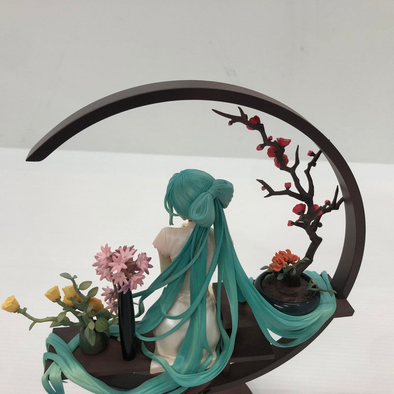 【中古品】 VOCALOID 初音ミク 韶華Ver. 1/7 フィギュア 053-260715-ns-06-tei 万代Net店