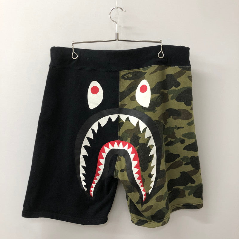 【中古品】【メンズ】 A BATHING APE アベイシングエイプ 1ST CAMO BACK SHARK SWEAT SHORTS ファースト カモ バック シャーク スウェット ショーツ ボトムス ハーフパンツ 153-250823-yo-27-tei サイズ：XL カラー：ブラック/カモ 万代Net店