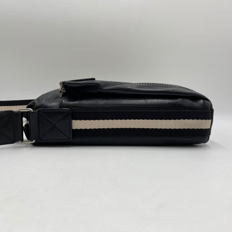 【中古品】【メンズ】 BALLY バリー TUSTON-SM SHOULDER BAG LEATHER タストン エスエム ショルダーバッグ レザー カバン 本革 188-250902-ts-05-tei カラー：ブラック 万代Net店