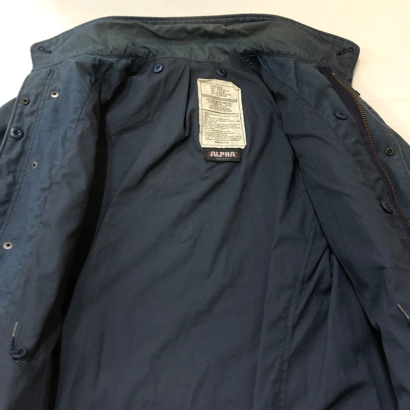 【中古品】【メンズ】 ALPHA INDUSTRIES アルファインダストリーズ M-65 COLD WEATHER FIELD COAT 8415-01-099-7839 M-65 コールドウォーター フィールド コート アウター USA製 145-250829-KS-17-tei サイズ：M-R カラー：ネイビー 万代Net店
