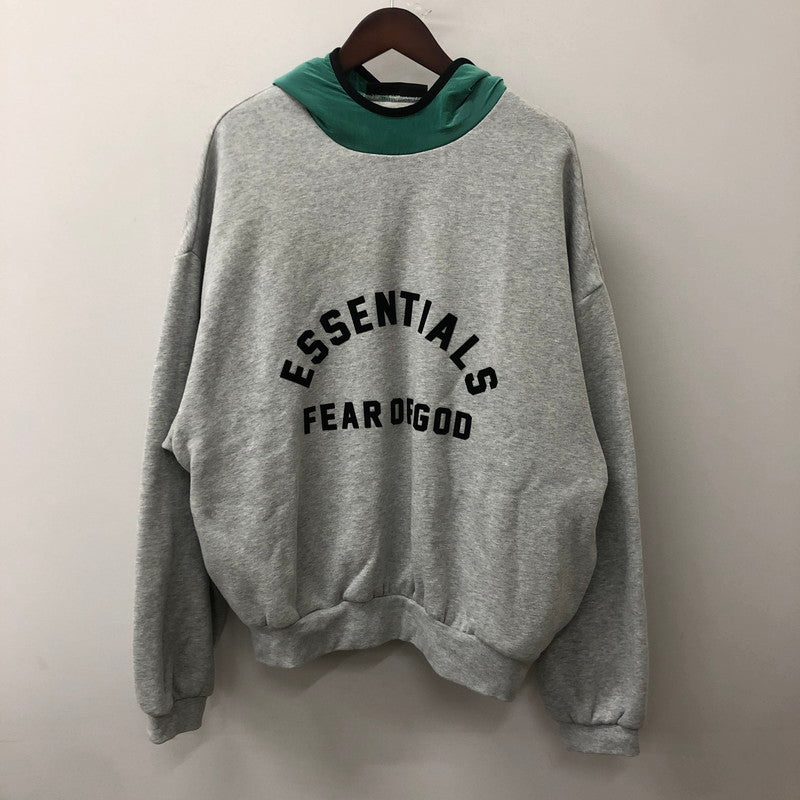 【中古品】【メンズ】 FEAR OF GOD ESSENTIALS フィアーオブゴッド エッセンシャルズ NYLON FLEECE HOODIE 202SP244316F ナイロン フリース フーディ トップス プルオーバーパーカー 142-250914-ts-16-tei サイズ：XS カラー：グレー 万代Net店