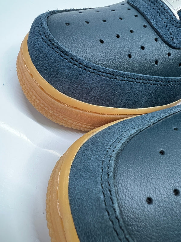 【中古品】【レディース】 NIKE ナイキ FQ8714-400 AIRFORCE 1 07 LV8 エアフォースワン 靴 ローカットスニーカー 160-260924-AS-26-hon サイズ：25cm US7 カラー：ARMORY NAVY/SUMMIT WHITE 万代Net店