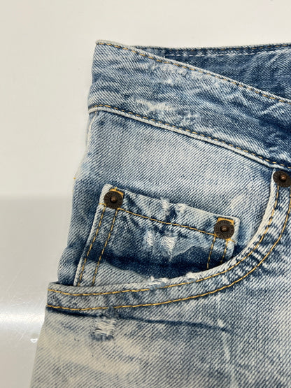 【現状渡し品】【メンズ】 DSQUARED2 ディースクエアード PAINT CRASH DENIM SHORT PANTS ペイント クラッシュ デニムショートパンツ ボトムス ジーンズ ショーツ 152-260830-kk-11-hon サイズ：42 カラー：ライトインディゴ 万代Net店