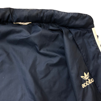 【現状渡し品】【メンズ】 adidas アディダス 80’s TREFOIL NYLON JACKET VINTAGE ADS-200 80年代 トレフォイル ナイロンジャケット ヴィンテージ ライトアウター 三角タグ デサント製 148-250917-KS-25-tei サイズ：表記無し カラー：ネイビー 万代Net店