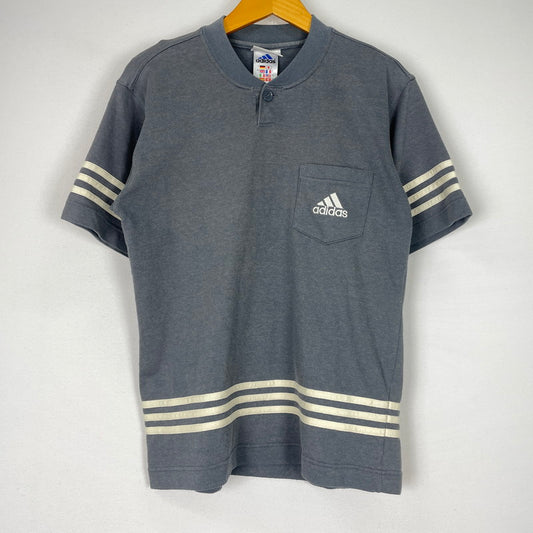 【中古品】【メンズ】 adidas アディダス 90’s HENLEY NECK S/S T-SHIRT 90年代 ヘンリーネック ショートスリーブ Tシャツ トップス 半袖 万国タグ 148-251110-ts-20-tei サイズ：不明 カラー：グレー 万代Net店