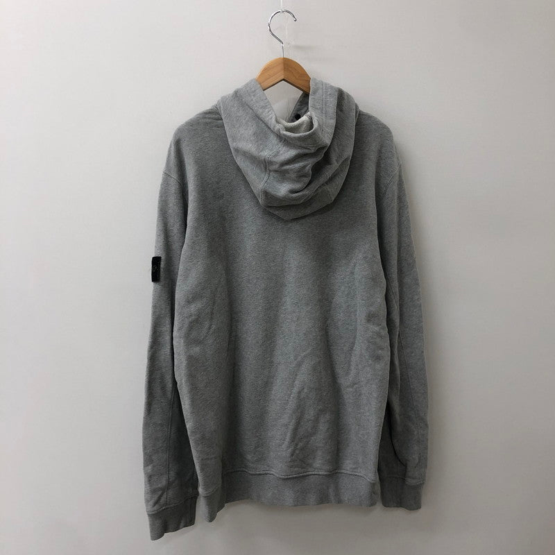 【中古品】【メンズ】 STONE ISLAND ストーンアイランド LOGO PATCH HOODIE 791561720 ロゴ パッチ付き フーディー トップス プルオーバーパーカー 141-250920-ts-13-fuz サイズ：M カラー：グレー 万代Net店