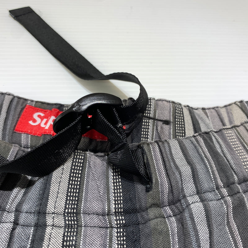 【中古品】【メンズ】 Supreme シュプリーム 14SS STRIPE BELTED SHORT PANTS ストライプ ベルト ショートパンツ ボトムス ショーツ ハーフパンツ 149-260720-ko-12-tei サイズ：30 カラー：グレー 万代Net店