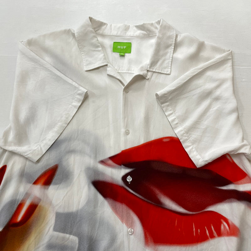 【中古品】【メンズ】 HUF ハフ SEDUCTIVE RESORT TOP セダクティブ リソート トップ 半袖 トップス 142-260801-sa-20-tei サイズ：XL カラー：ホワイト 万代Net店