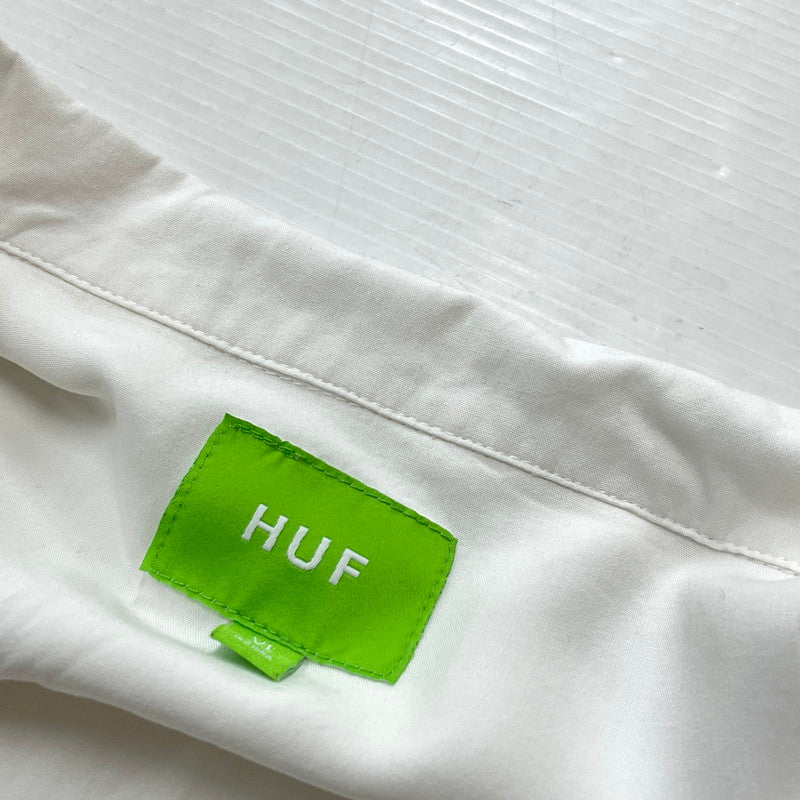 【中古品】【メンズ】 HUF ハフ SEDUCTIVE RESORT TOP セダクティブ リソート トップ 半袖 トップス 142-260801-sa-20-tei サイズ：XL カラー：ホワイト 万代Net店
