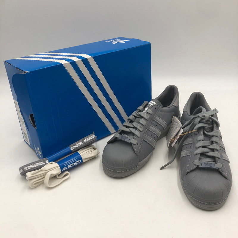 【中古美品】【メンズ】 adidas アディダス × NEIGHBORHOOD ネイバーフッド 別注 コラボ SSTR E 2024 IE6115 スーパースター2024 スニーカー 靴 161-251217-ks-13-tei カラー：グレー/フットウェアホワイト 万代Net店