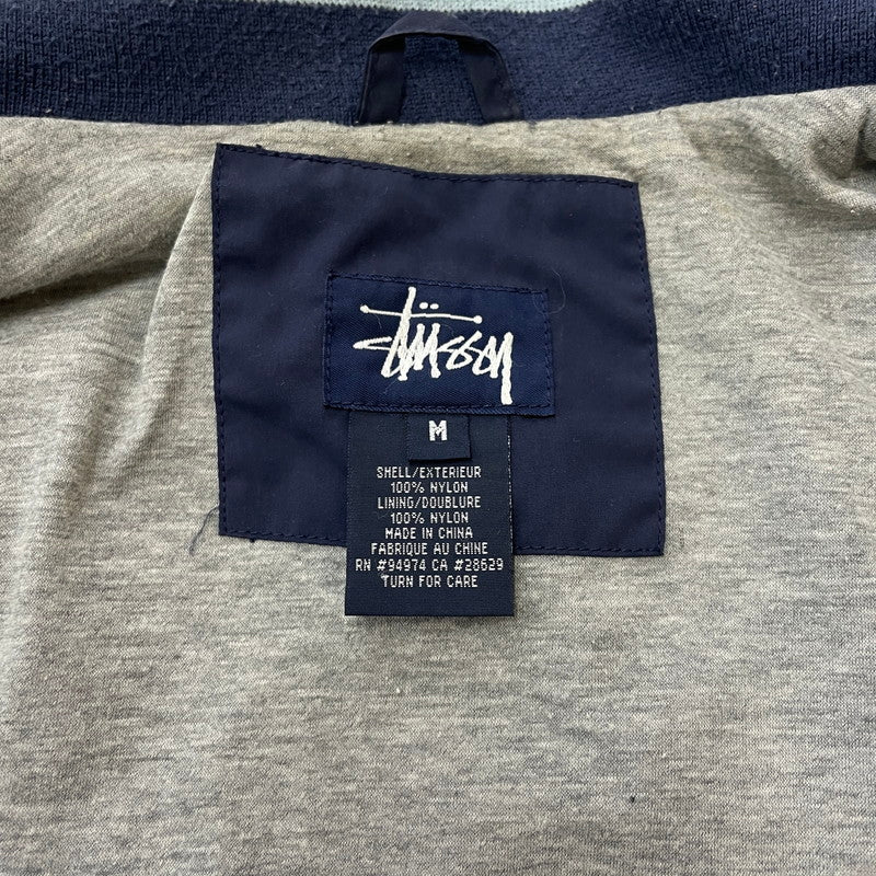 【現状渡し品】【メンズ】 STUSSY ステューシー NYLON JACKET ナイロンジャケット ライトアウター フルジップ 紺タグ 142-251217-ts-02-tei サイズ：M カラー：ネイビー 万代Net店