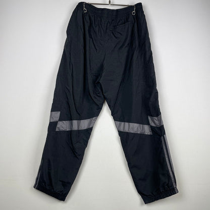 【中古品】【メンズ】 adidas アディダス × FUCKING AWSOME ファッキング オーサム 別注 コラボ ALOXE TRACK PANTS JI9041 トラックパンツ ボトムス 153-251010-yo-09-tei サイズ：4XL カラー：Black/Granite 万代Net店