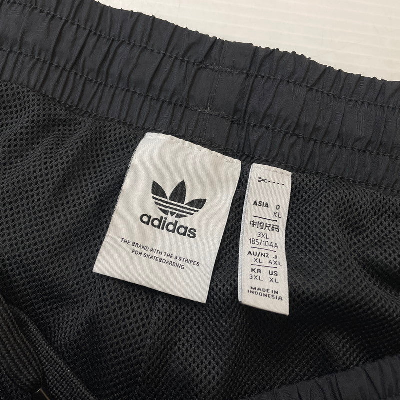 【中古品】【メンズ】 adidas アディダス × FUCKING AWSOME ファッキング オーサム 別注 コラボ ALOXE TRACK PANTS JI9041 トラックパンツ ボトムス 153-251010-yo-09-tei サイズ：4XL カラー：Black/Granite 万代Net店