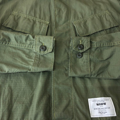 【中古品】【メンズ】 WAWW ワウ AJ MILITARY JACKET アメイジングジロー ミリタリージャケット ライトアウター 140-251120-yy-02-tei サイズ：L カラー：カーキ 万代Net店
