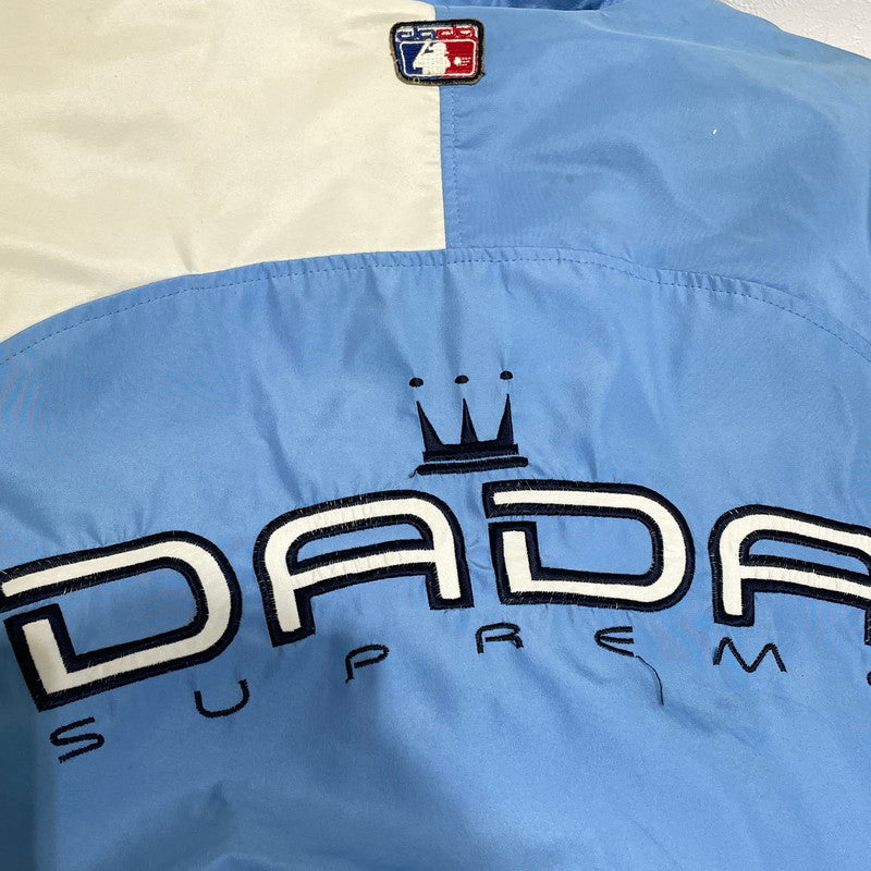 【現状渡し品】【メンズ】 DADA SUPREME 00'S ダダシュプリーム ロゴ刺繍 ダウンジャケット ヴィンテージ 145-260818-nm-95-tei サイズ：XL カラー：ブルー×ホワイト 万代Net店