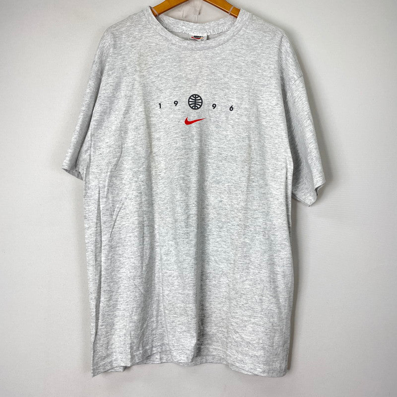 【中古品】【メンズ】 90’s LOGO PRINT 1996 S/S TEE 90年代 ロゴプリント 1996 ショートスリーブ Tシャツ トップス 半袖 148-251110-ts-22-fuzh サイズ：L カラー：グレー 万代Net店