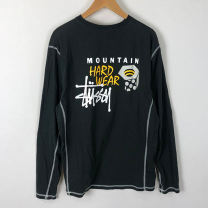 【中古品】【メンズ】 STUSSY ステューシー × MOUNTAIN HARDWEAR マウンテンハードウェア 別注 コラボ L/S TEE ロングスリーブ Tシャツ 長袖 トップス 142-251031-yo-07-tei サイズ：L カラー：Stealth Grey 万代Net店