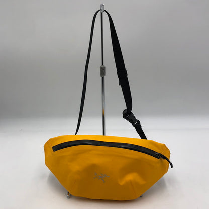 【中古品】【メンズ】 ARC'TERYX アークテリクス GRANVILLE CROSSBODY BAG グランヴィル クロスボディ バッグ カバン 188-251113-ts-31-tei カラー：イエロー 万代Net店