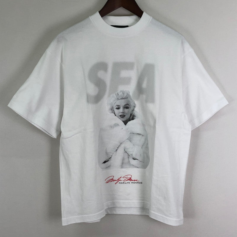 【中古品】【メンズ】 WINDANDSEA ウィンダンシー × MARILYN MONROE マリリン・モンロー 別注 コラボ WINTER S/S TEE WDS-MRM-26-Q1-01 ウィンター ショートスリーブ Tシャツ 半袖 トップス 142-251124-yo-04-tei サイズ：S カラー：ホワイト 万代Net店