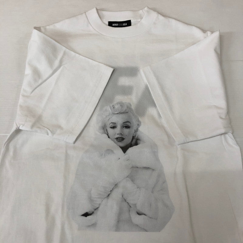 【中古品】【メンズ】 WINDANDSEA ウィンダンシー × MARILYN MONROE マリリン・モンロー 別注 コラボ WINTER S/S TEE WDS-MRM-26-Q1-01 ウィンター ショートスリーブ Tシャツ 半袖 トップス 142-251124-yo-04-tei サイズ：S カラー：ホワイト 万代Net店