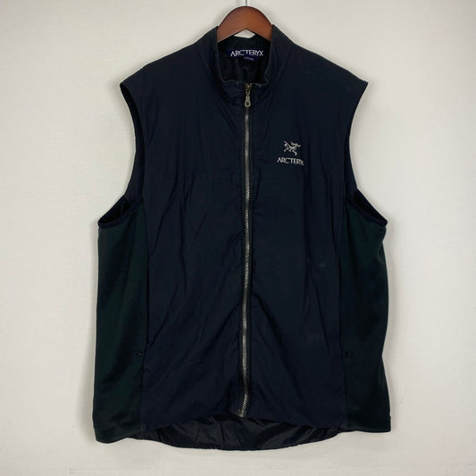 【中古品】【メンズ】 ARC'TERYX アークテリクス ATOM LT VEST 10861-64091-05-/13 アトム ベスト ライトアウター 初期紺タグ 144-251127-yo-12-tei サイズ：XXL カラー：ブラック 万代Net店