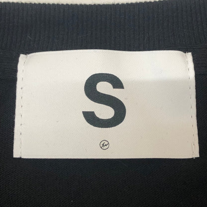 【中古品】【メンズ】 FRAGMANT UNIVERCTY フラグメント ユニバーシティ FRGMT UNV LOGO S/S TEE フラグメント ユニバーシティ ロゴ ショートスリーブ Tシャツ 半袖 トップス 142-251130-yy-07-tei サイズ：S カラー：ブラック 万代Net店