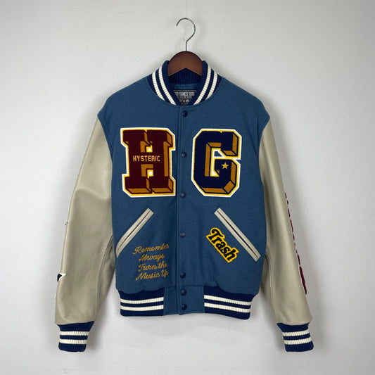 【中古品】【メンズ】 HYSTERIC GLAMOUR ヒステリックグラマー TURN THE MUSIC UP刺繍 STADIUM JUMPER 02243AB10 TURN THE MUSIC UP刺繍 スタジャン ライトアウター 140-251204-yy-04-tei サイズ：S カラー：ブルー 万代Net店