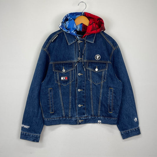 【中古品】【メンズ】 AAPE BY A BATHING APE エーエイプバイアベイシングエイプ × TOMMY JEANS トミージーンズ 別注 コラボ DENIM JACKET デニムジャケット アウター Gジャン 142-251203-ts-04-tei サイズ：S カラー：インディゴ 万代Net店