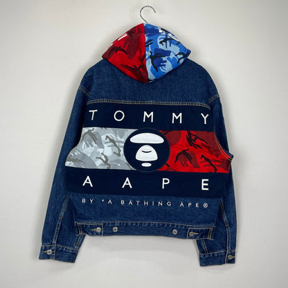 【中古品】【メンズ】 AAPE BY A BATHING APE エーエイプバイアベイシングエイプ × TOMMY JEANS トミージーンズ 別注 コラボ DENIM JACKET デニムジャケット アウター Gジャン 142-251203-ts-04-tei サイズ：S カラー：インディゴ 万代Net店