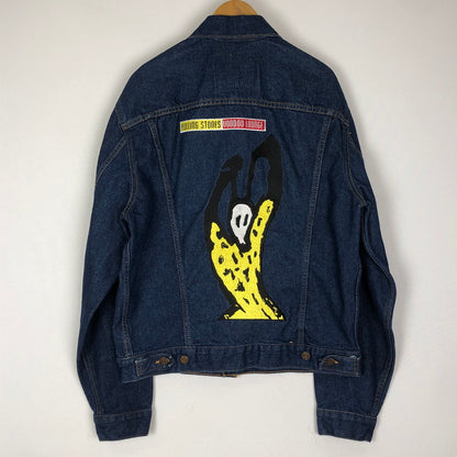 【中古品】【メンズ】 Levi's リーバイス × THE ROLLING STONES ザ・ローリング・ストーンズ 別注 コラボ "Voodoo Lounge World Tour" DENIM JACKET 70506-0216 デニムジャケット ライトアウター USA製 145-251204-yy-05-tei サイズ：38 カラー：インディゴ 万代Net店