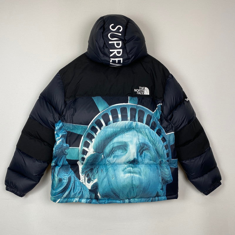 【中古品】【メンズ】 Supreme シュプリーム × THE NORTH FACE ザ・ノースフェイス 別注 コラボ STATUE OF LIBERTY BALTORO JACKET ND91901I スタチュー オブ リバティ バルトロ ジャケット アウター ダウンジャケット 149-251207-ts-03-tei サイズ：L カラー：ブラック 万代Net店