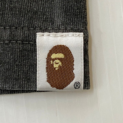 【中古品】【メンズ】 A BATHING APE アベイシングエイプ × EU エモーショナリー・アンアベイラブル 別注 コラボ BABY MILO TEE 2L23-110-908 ベイビーマイロ Tシャツ 半袖 トップス ヴィンテージ加工 142-251208-yy-01-tei サイズ：M カラー：ブラック 万代Net店