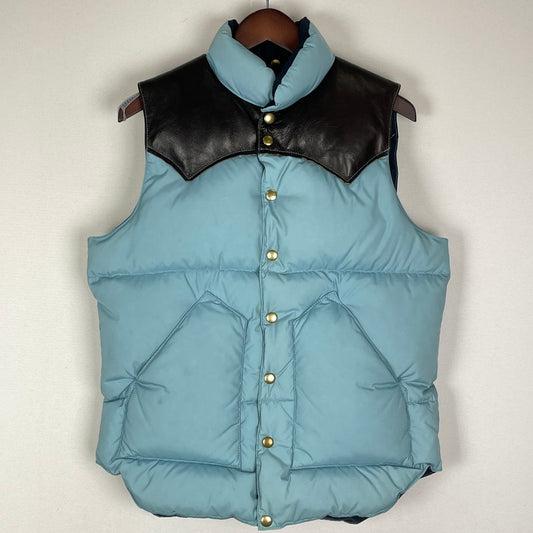 【中古品】【メンズ】 Rocky Mountain FeatherBed ロッキーマウンテンフェザーベッド LEATHER-PANEL DOWN VEST 450-452-01 レザーパネル ダウンベスト ライトアウター 144-251211-yy-15-tei サイズ：38 カラー：ブルー 万代Net店