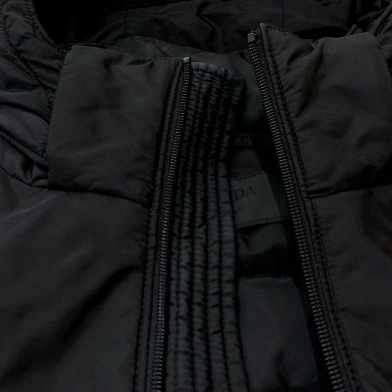 【中古品】【メンズ】 PRADA プラダ RE NYLON 三角ロゴ トライアングルプレート パファージャケット SGN955 S191 1WQ9 2022 メンズ ダウンジャケット 141-251214-ts-05-tei サイズ：48 カラー：ブラック 万代Net店