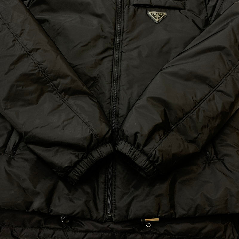 【中古品】【メンズ】 PRADA プラダ RE NYLON 三角ロゴ トライアングルプレート パファージャケット SGN955 S191 1WQ9 2022 メンズ ダウンジャケット 141-251214-ts-05-tei サイズ：48 カラー：ブラック 万代Net店