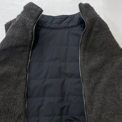 【中古品】【メンズ/レディース】 Carhartt カーハート SHERPA FLEECE VEST 103907 シェルパ フリースベスト ライトアウター リバーシブル 145-251220-ts-06-tei サイズ：XXL カラー：ブラック 万代Net店