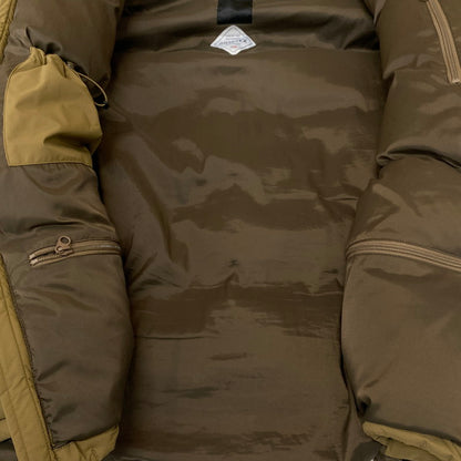 【現状渡し品】【メンズ】 DAIWA PIER39 ダイワ ピアサーティナイン GORE-TEX INFINIUM EXPEDITION DOWN JACKET BW-1502W ゴアテックス インフィニウム エクスペディション ダウンジャケット アウター 144-251224-yy-05-tei サイズ：L カラー：ベージュ 万代Net店