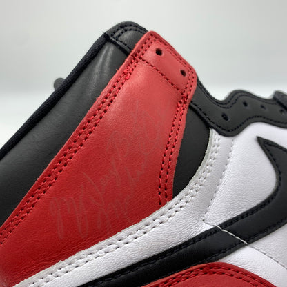 【中古品】【メンズ】 NIKE ナイキ AIR JORDAN 1 RETRO HIGH OG BLACK TOE REIMAGINED DZ5485-106 エアジョーダン1 レトロ ハイ スニーカー 靴 シューズ 160-260917-ko-02-teih サイズ：27.5cm カラー：ブラックレッド 万代Net店