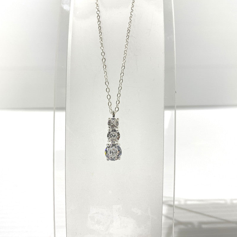 【中古品】【レディース】 UNKNOWN MOISSANITE STONE SILVER NECKLACE モアサナイト 3連ストーン シルバーネックレス アクセサリー 192-260221-yo-16-tei カラー：シルバー 万代Net店