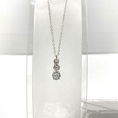 【中古品】【レディース】 UNKNOWN MOISSANITE STONE SILVER NECKLACE モアサナイト 3連ストーン シルバーネックレス アクセサリー 192-260221-yo-16-tei カラー：シルバー 万代Net店