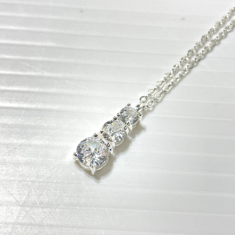 【中古品】【レディース】 UNKNOWN MOISSANITE STONE SILVER NECKLACE モアサナイト 3連ストーン シルバーネックレス アクセサリー 192-260221-yo-16-tei カラー：シルバー 万代Net店