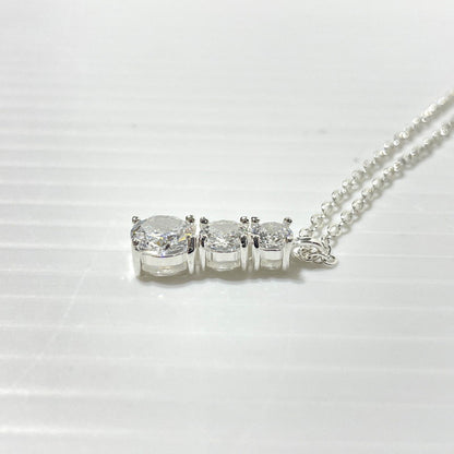 【中古品】【レディース】 UNKNOWN MOISSANITE STONE SILVER NECKLACE モアサナイト 3連ストーン シルバーネックレス アクセサリー 192-260221-yo-16-tei カラー：シルバー 万代Net店