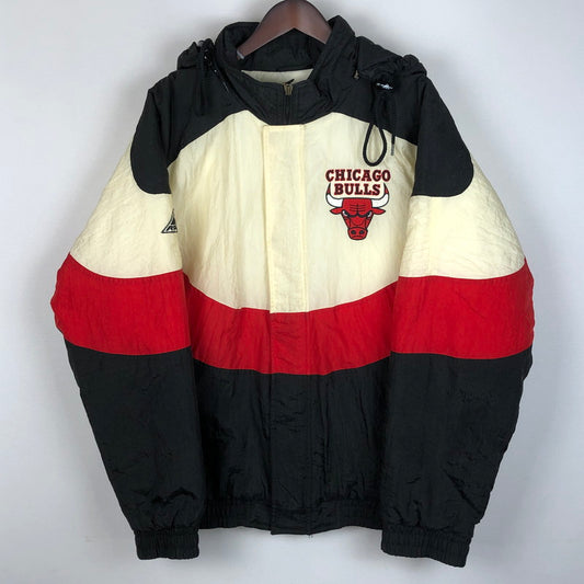 【中古品】【メンズ】 APEX ONE エイペックスワン 90's NBA CHICAGO BULLS NYLON JACKET 90年代 エヌビーエー シカゴブルズ ナイロン ジャケット ライトアウター 145-260111-yy-15-tei サイズ：L カラー：マルチカラー 万代Net店