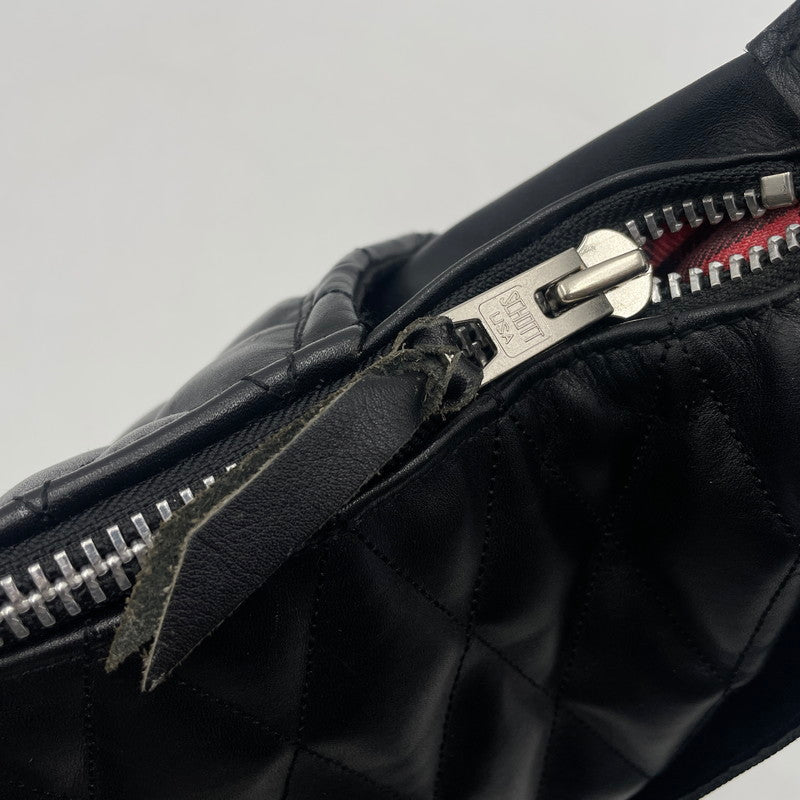 【中古品】【メンズ】 schott ショット SCHOTT PADDED BANANA BAG 3109022 パデット レザー バナナ バッグ カバン ショルダーバッグ 188-260114-ks-31-tei カラー：ブラック 万代Net店