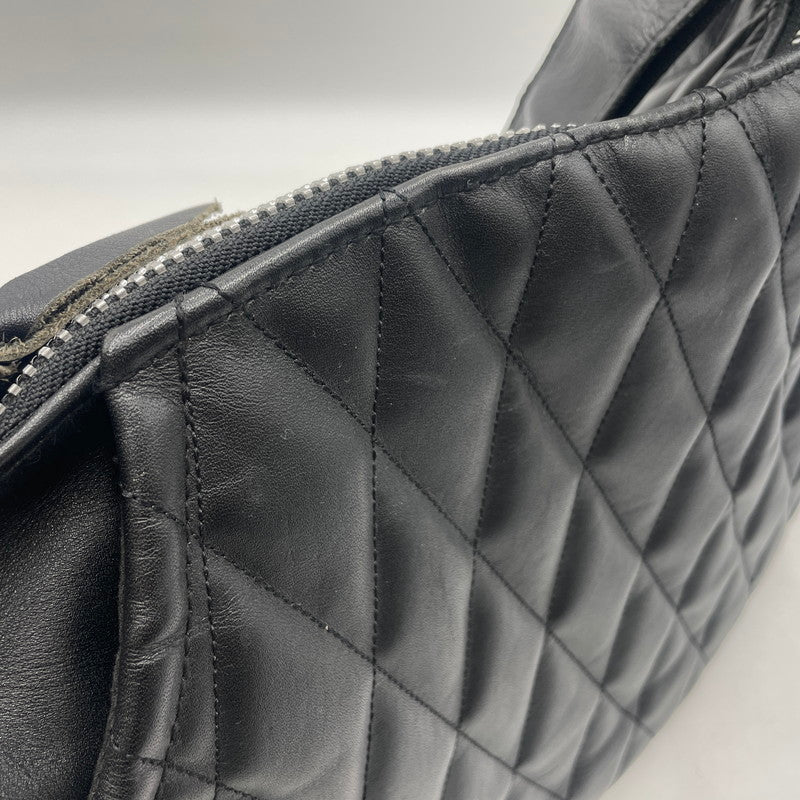 【中古品】【メンズ】 schott ショット SCHOTT PADDED BANANA BAG 3109022 パデット レザー バナナ バッグ カバン ショルダーバッグ 188-260114-ks-31-tei カラー：ブラック 万代Net店