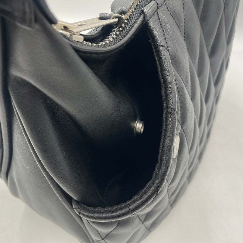 【中古品】【メンズ】 schott ショット SCHOTT PADDED BANANA BAG 3109022 パデット レザー バナナ バッグ カバン ショルダーバッグ 188-260114-ks-31-tei カラー：ブラック 万代Net店