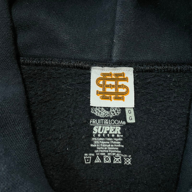 【中古品】【メンズ】 SEE SEE シーシー × FRUITS OF THE LOOM フルーツオブザルーム 別注 コラボ L/S LOGO FOODIE ロングスリーブ ロゴ フーディ トップス プルオーバーパーカー 140-260114-ks-17-fuzh サイズ：L カラー：ブラック 万代Net店