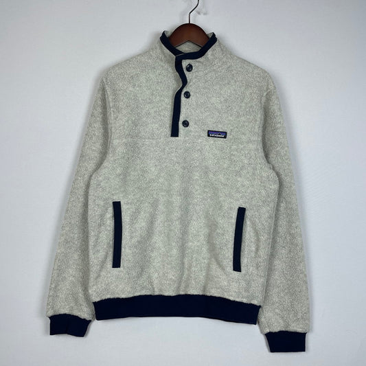 【中古品】【メンズ】 patagonia パタゴニア SHEARLING BUTTON PULLOVER 26140 シアーリング ボタン プルオーバー ライトアウター フリースジャケット 144-260113-yy-33-tei サイズ：S カラー：オートミールヘザー 万代Net店